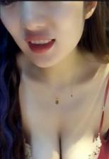 嘿咻漫画sss,成人晚上看小黄书,御女范气贮美女主播酒店和胖男友直播啪啪,高难度动作一字马站着操,洁白的皮肤衬托着一片茂密黑森林.,其他